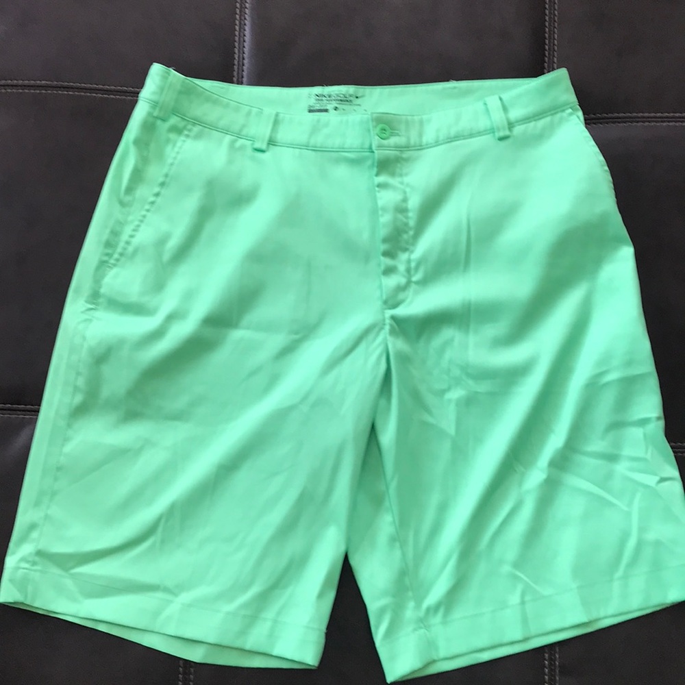 Men’s NIKE GOLF SHORTS